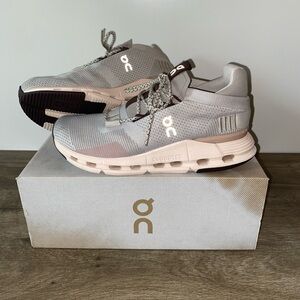 On Cloud Cloudnova Women's Running Shoes Size 7.5W - Pearl/Shell
